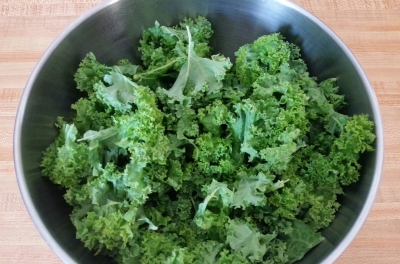 washed kale in bowl
